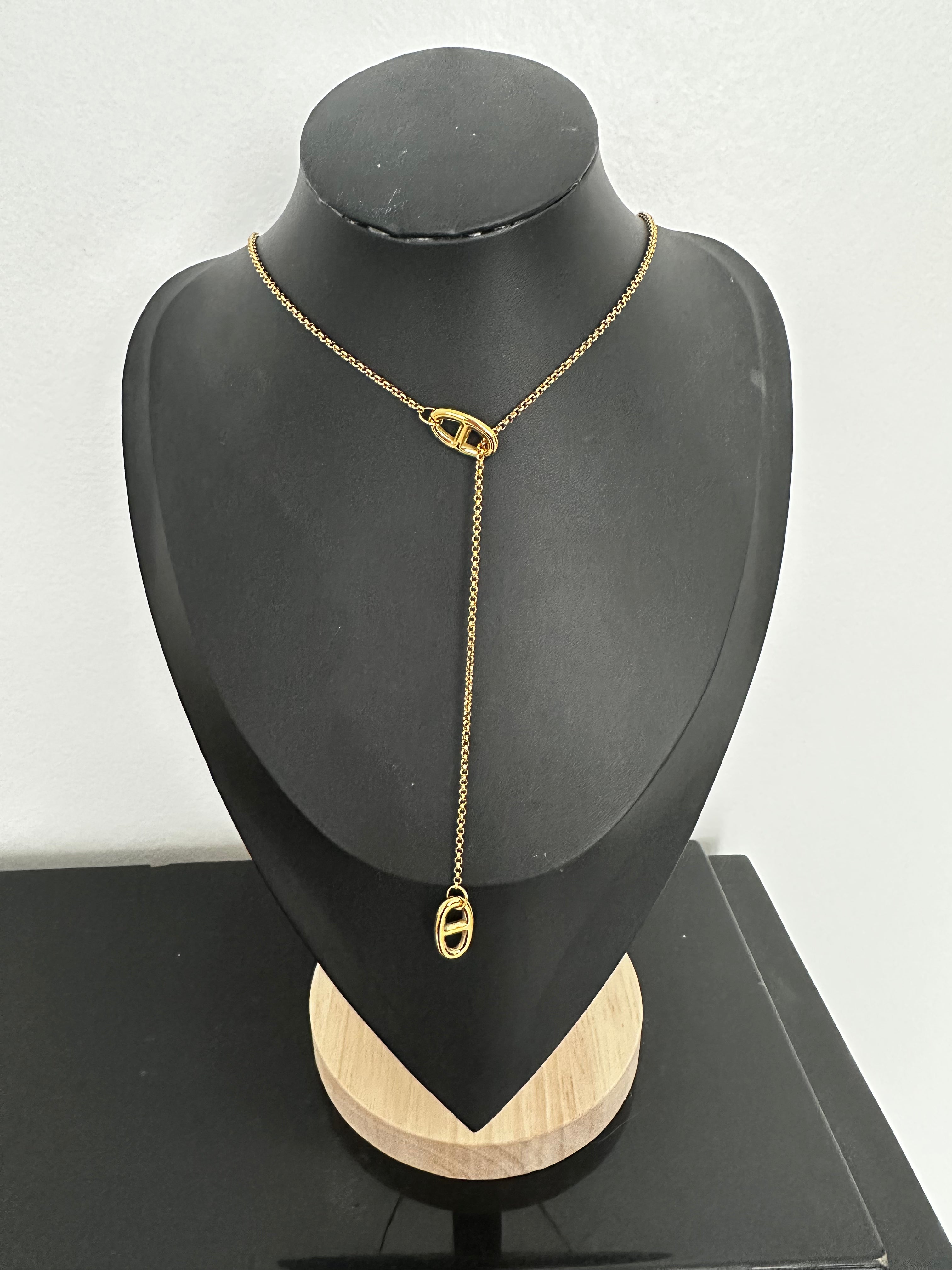 Collier Naora